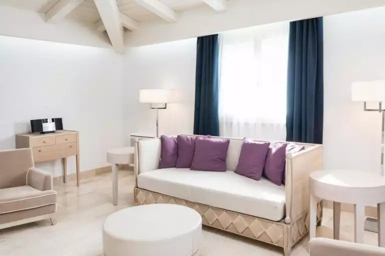 hotel is arenas resort narbolia sardegna camere