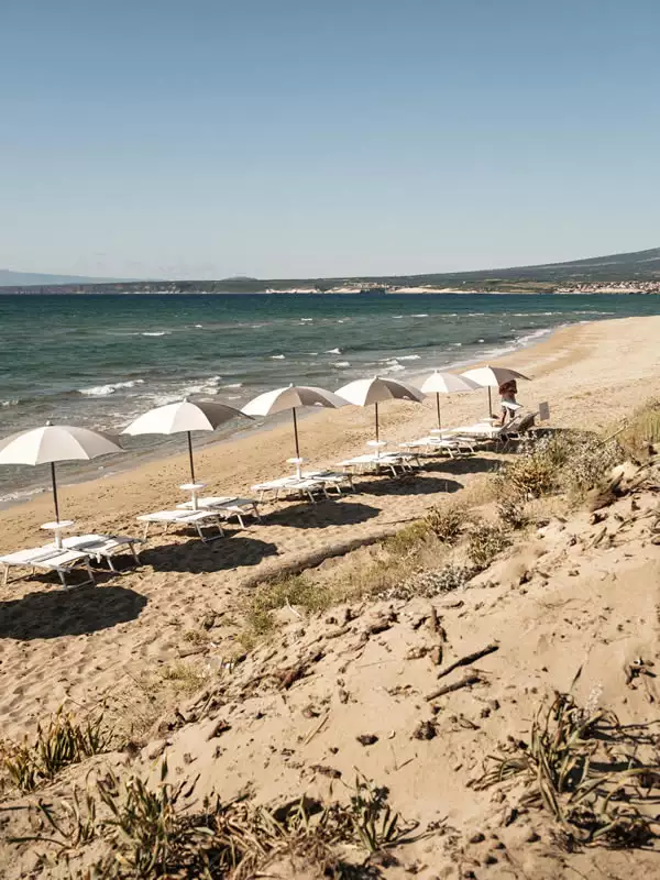is arenas resort narbolia sardegna spiaggia attrezzata